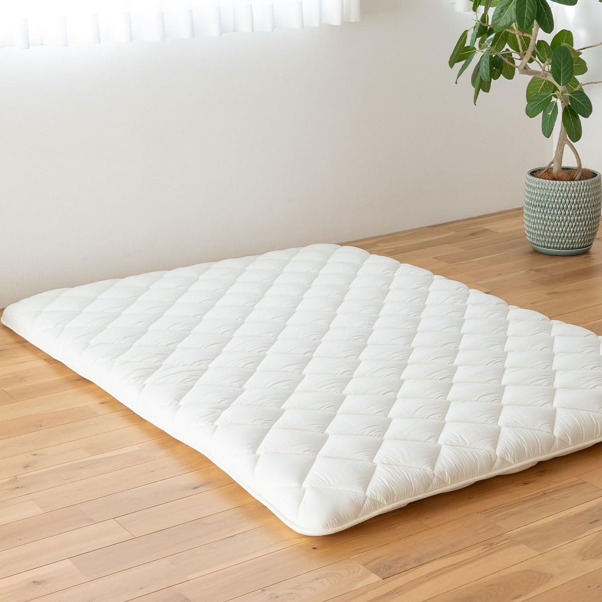 EMOOR Japanese Floor Mattress Futon Mattress CLASSE and Foldable Tatami Mat Set Single White & Natural, Foldable Floor Sleeping Bed Mat Sikibuton Igusa Natural