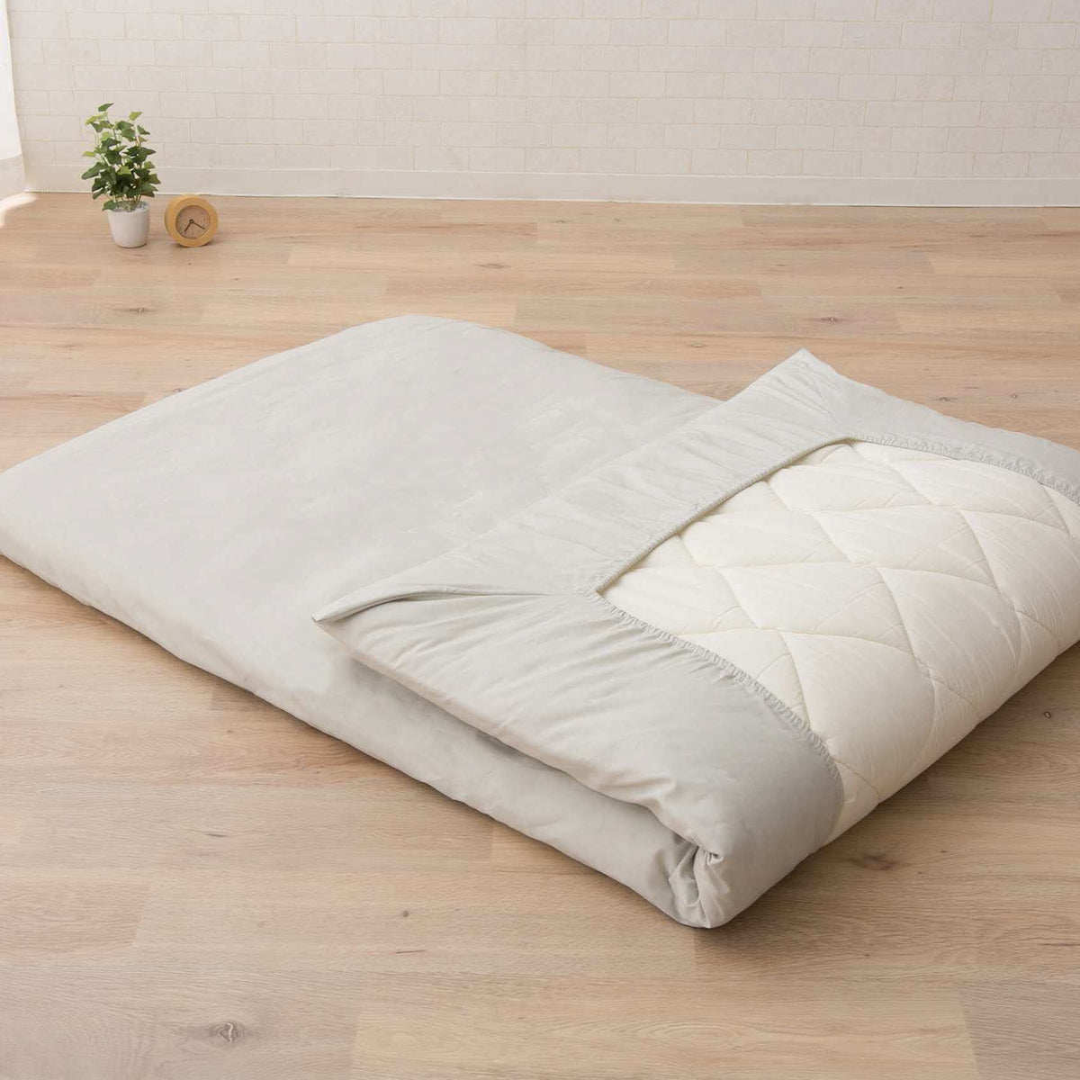 EMOOR Japanese Padded Floor Mattress Futon Mattress MACHI Single Gray, Gusset Foldable Storable Elastic Bands Floor Sleeping Guest Bed Tatami Mat